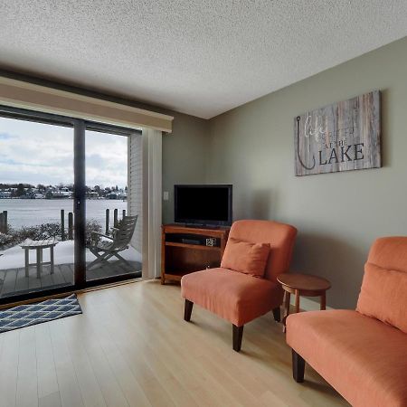 105 Edgewater Inn Шарлевой Экстерьер фото