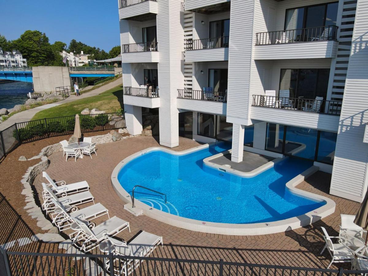 105 Edgewater Inn Шарлевой Экстерьер фото