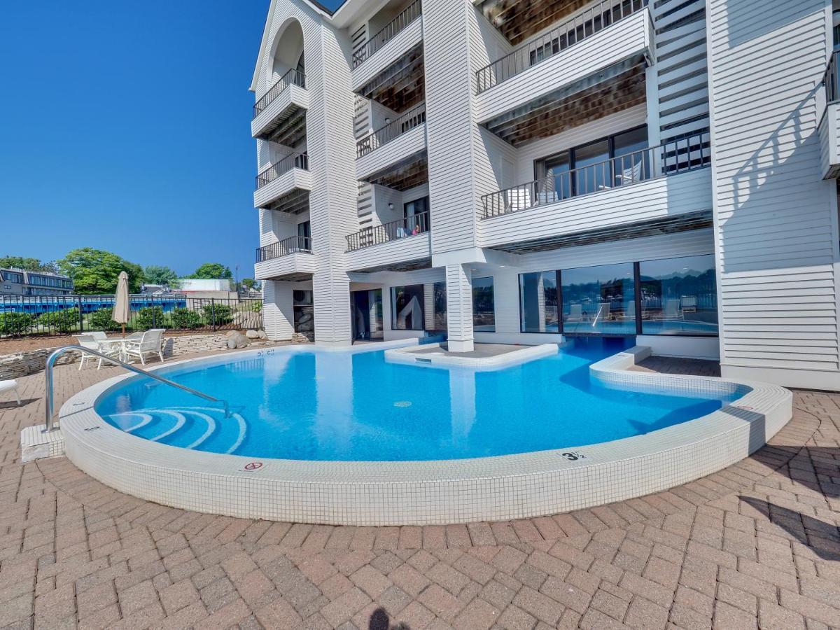 105 Edgewater Inn Шарлевой Экстерьер фото